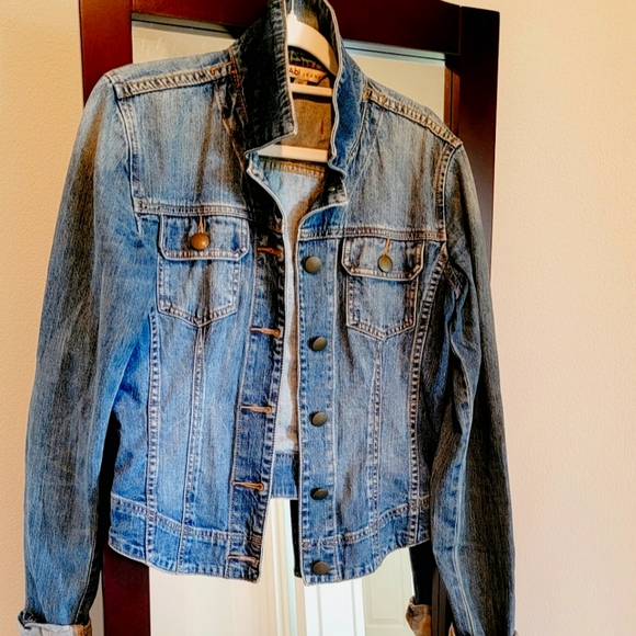 CAbi Crop Denim Jacket - Picture 6 of 6